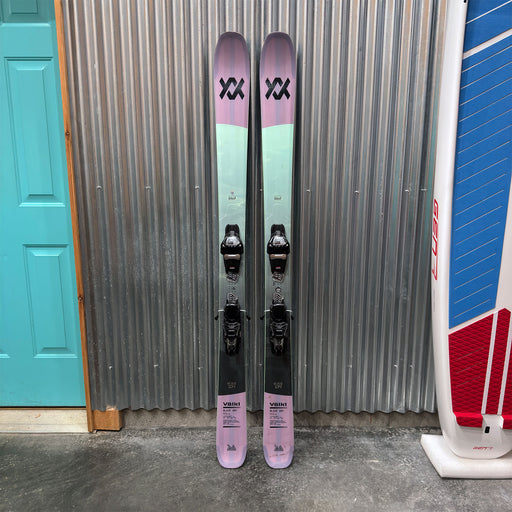 Volkl Blaze 104 Twintip Skis w/ Marker Griffon TCX 13 GW Ski Bindings 2027 - USED