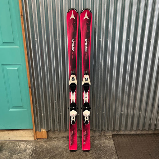 Atomic Vantage Kid's Skis w/ Atomic 7.5 Bindings - Used